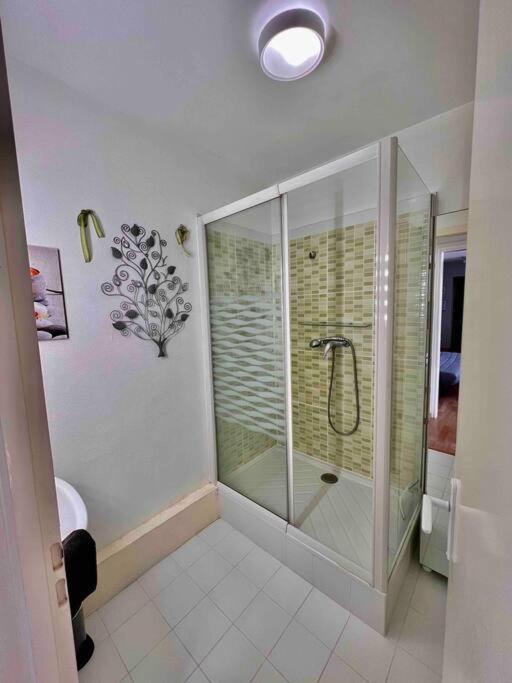 Appartement Sur Le Port. Grandcamp-Maisy Bagian luar foto