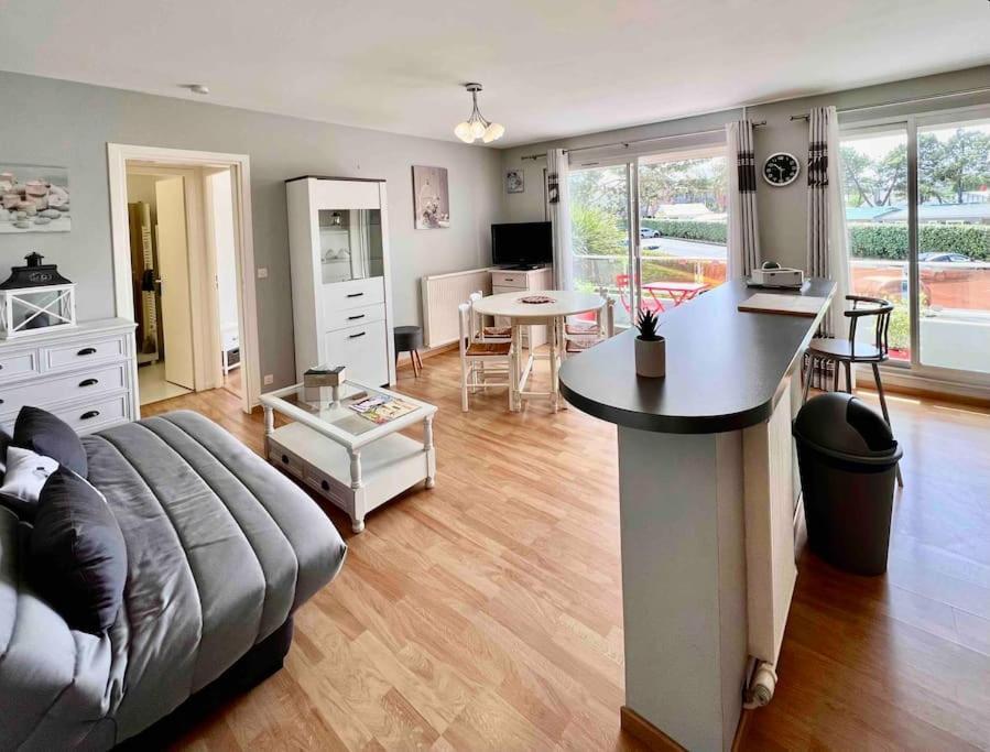 Appartement Sur Le Port. Grandcamp-Maisy Bagian luar foto